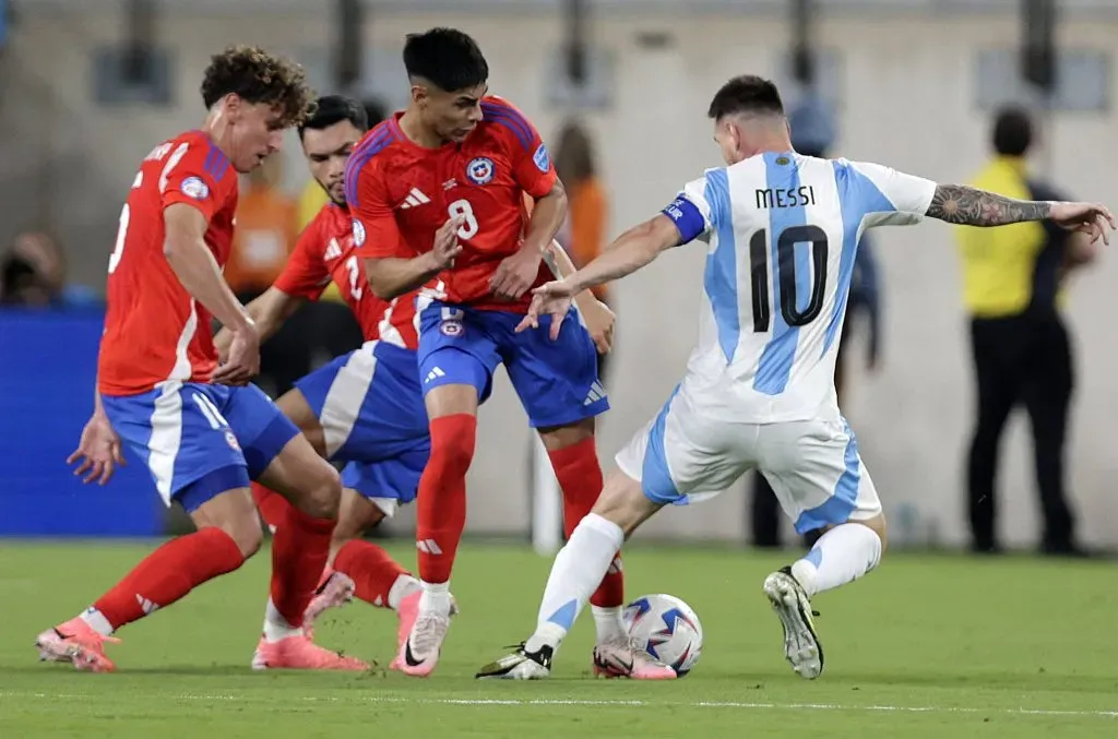 Descartado un desgarro, Messi se ilusiona con jugar los cuartos de final.