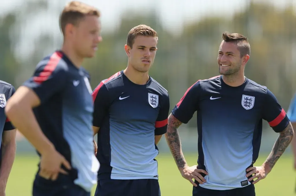 Lansbury compartió categorías inferiores del Seleccionado Inglés con jugadores como Jordan Henderson (Photo by Ian Walton/Getty Images)