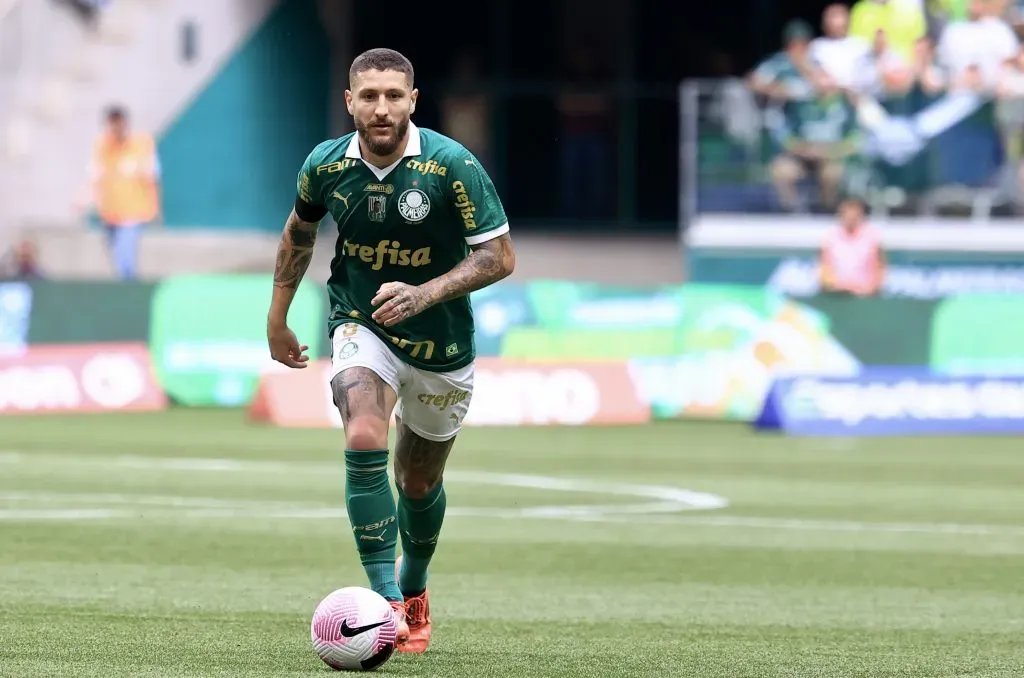 SP – SAO PAULO – 26/10/2024 – BRASILEIRO A 2024, PALMEIRAS X FORTALEZA – Ze Rafael jogador do Palmeiras durante partida contra o Fortaleza no estadio Arena Allianz Parque pelo campeonato Brasileiro A 2024. Foto: Marcello Zambrana/AGIF