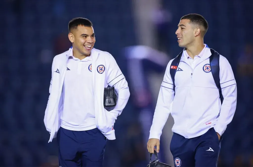 Charly y Erik, al banquillo en Necaxa vs. Cruz Azul.