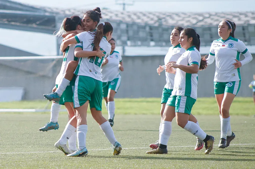 Las Hijas del Temporal consiguieron su primera victoria del año a manos de Fernández Vial. | Luis Felipe Bohle, campeonatochileno.cl