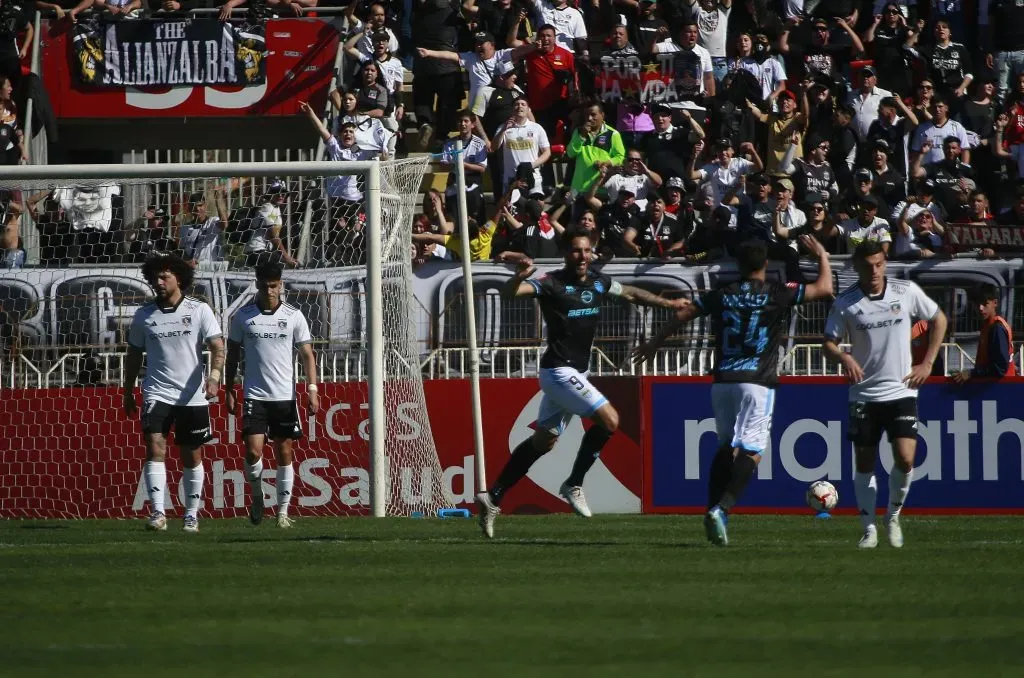 Joaquín Larrivey celebra su segundo gol ante Colo Colo. Foto: Jose Robles/Photosport