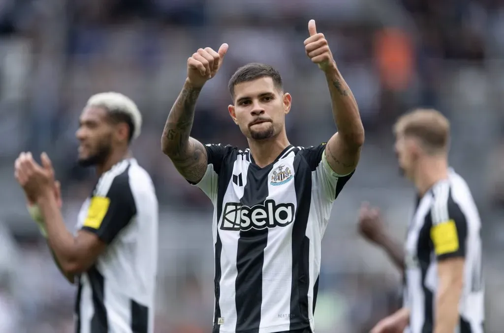 Bruno Guimarães com a camisa do Newcastle. Foto: IMAGO / Visionhaus