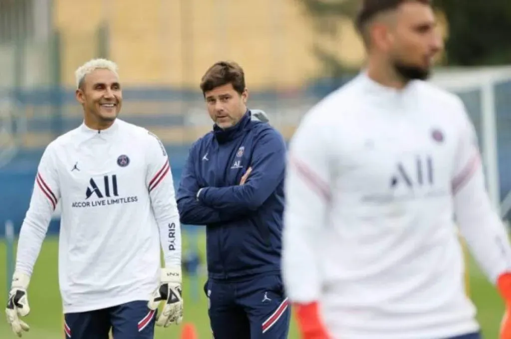 Keylor Navas y Mauricio Pochettino en PSG