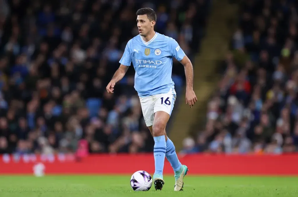 Rodri em campo pelo Manchester City (Photo by Alex Livesey/Getty Images)