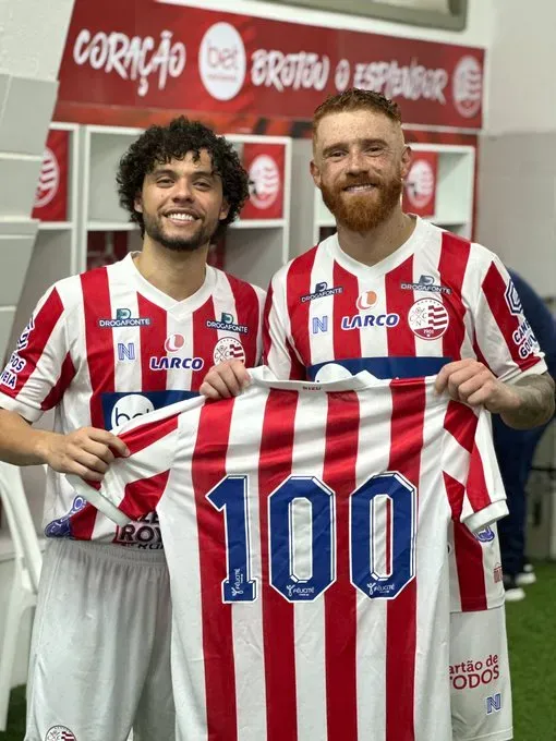 Foto: Reprodução Redes Sociais do Náutico – Souza com a camisa de número 100 antes, da partida contra o Volta Redonda