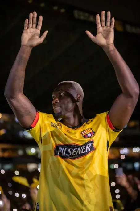 Felipe Caicedo debutó con Barcelona SC. (Foto: @BarcelonaSC)