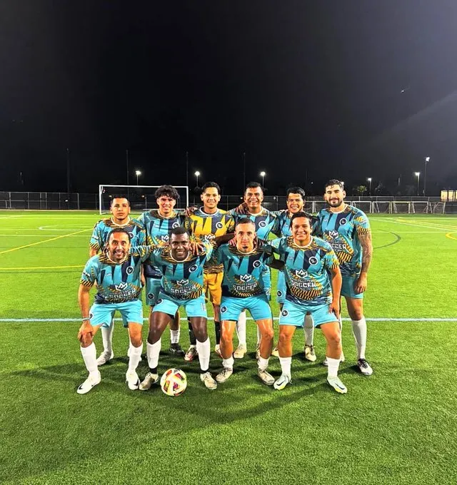 Víctor Mendoza – Estados Unidos.