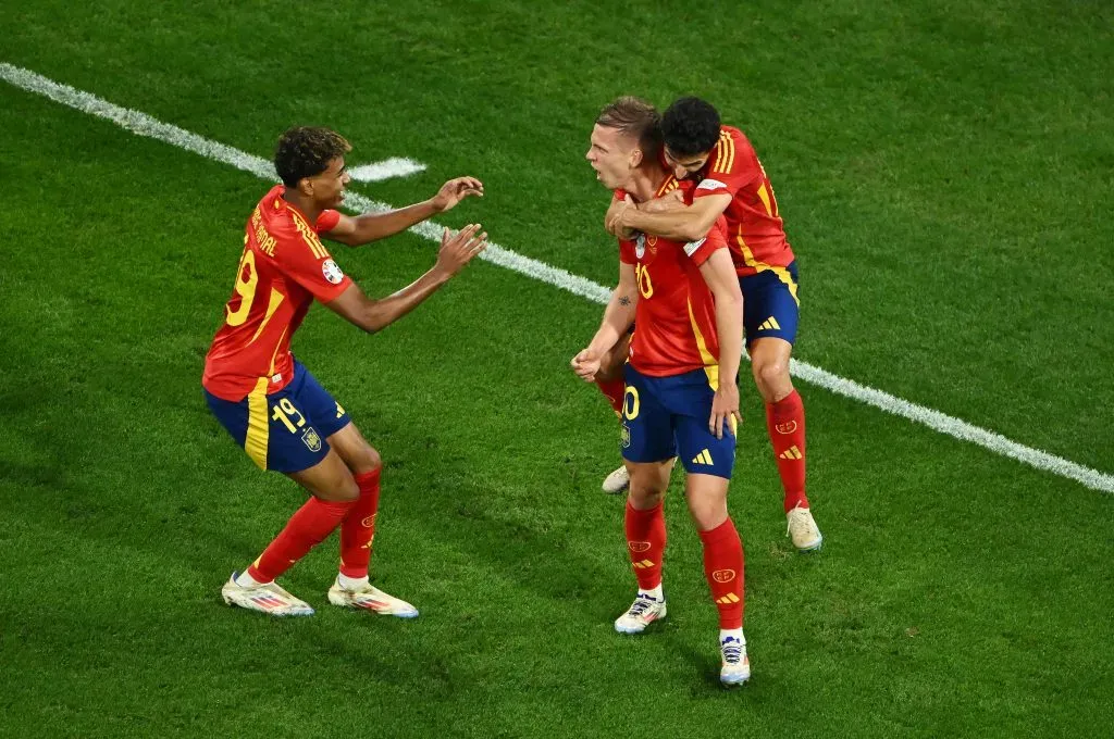 Así la celebración tras el gol de Dani Olmos. | Getty Images