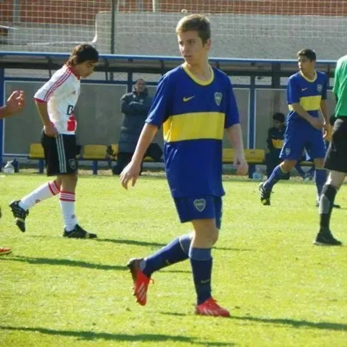 Giuliano Galoppo jugando en las inferiores de Boca vs. River