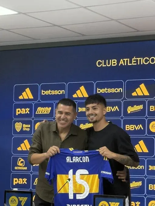 Riquelme junto a Alarcón, en la presentación. Foto: Augusto Cesar.