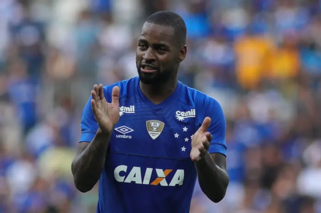 Dedé atuou pelo Cruzeiro entre 2013 e 2019, com uma passagem cheia de altos e baixos. Foto: Pedro Vale/AGIF