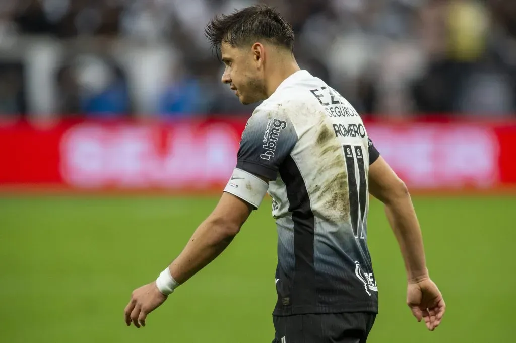 Romero, jogador do Corinthians, lamenta durante partida contra o Flamengo (Foto: Anderson Romao/AGIF)