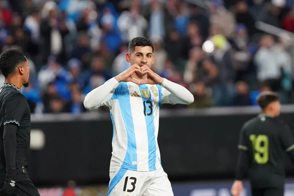 Cuti Romero, goleador ante El Salvador. (Foto: @Argentina)