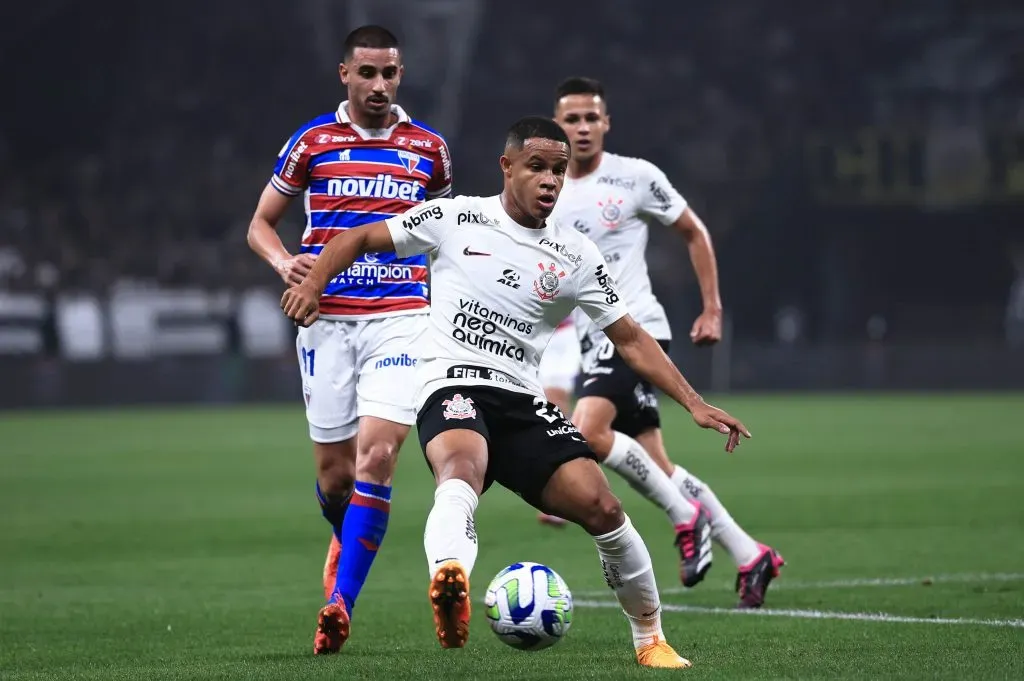 Foto: Ettore Chiereguini/AGIF – Pedro não vem tendo espaço com Luxemburgo.