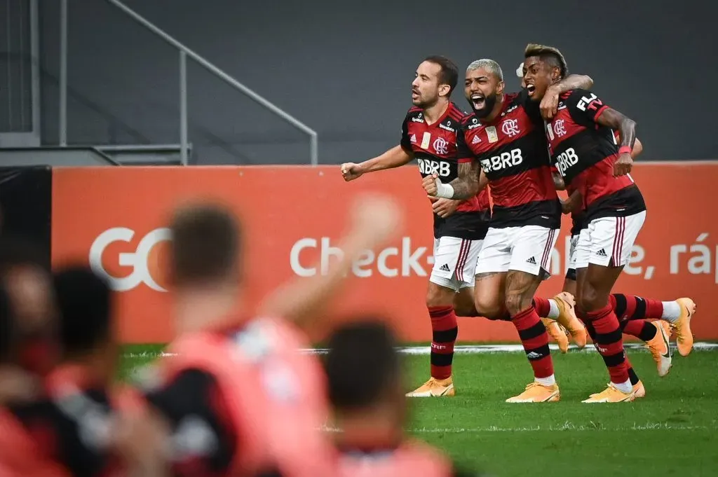 Foto: Andre Borges/AGIF – Gabigol, Bruno Henrique e Everton Ribeiro criticados