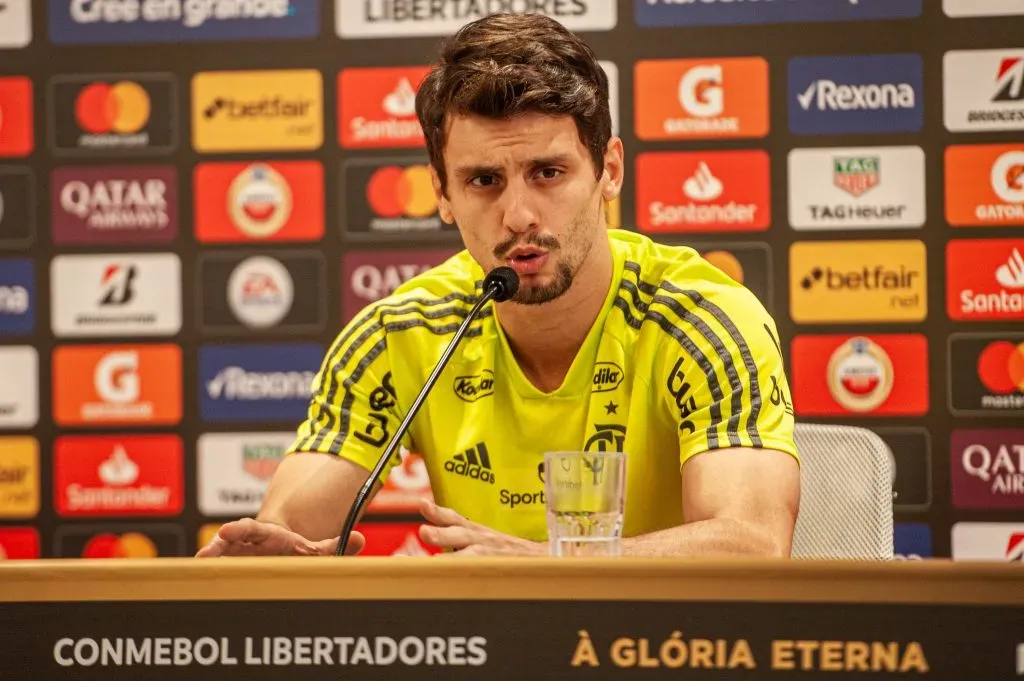 Rodrigo Caio CT Ninho do Urubu Foto: Allan Carvalho/AGIF