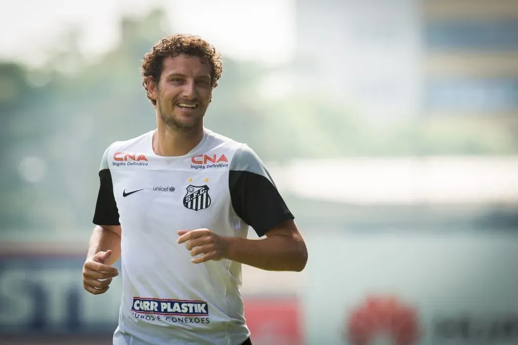 Elano durante treino do Santos no CT Rei Pele. Foto: Ricardo Saibun/AGIF