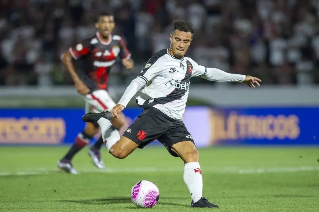 Philippe Coutinho disputando lance no Brinco de Ouro da Princesa. Foto: Anderson Romao/AGIF