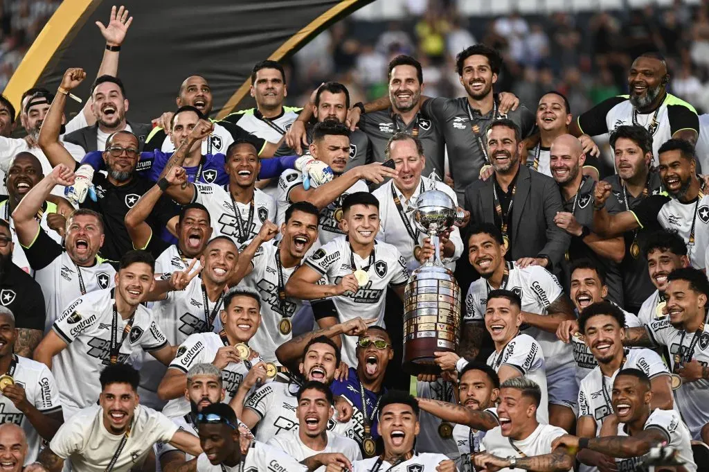 Photo: Imago. O Botafogo conquistou a Libertadores ao derrotar o Atlético-MG por 3 a 1 no último sábado (30/11), na Argentina.