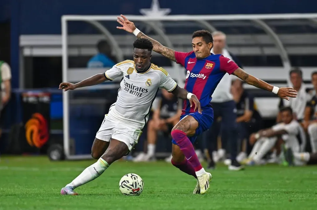 Vinicius y Raphinha frente a frente en el Real Madrid vs. Barcelona de pretemporada en Estados Unidos.