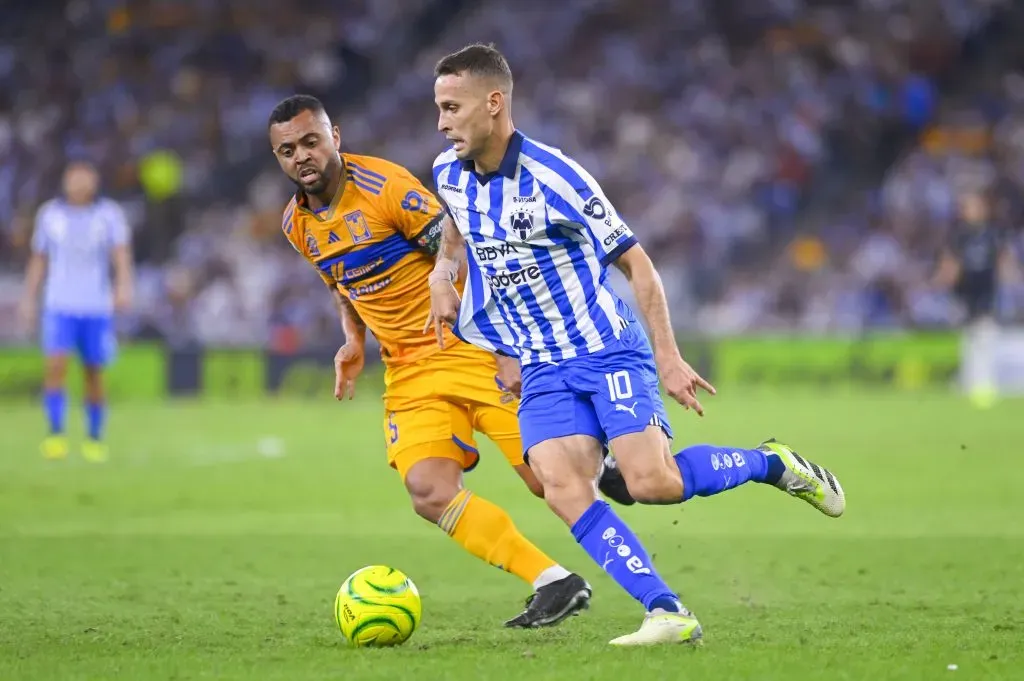 Sergio Canales durante el Clásico Regio (Imago7)