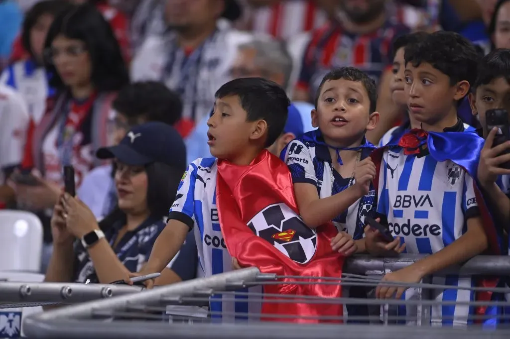 Afición de rayados durante el partido correspondiente a la jornada 13. Foto: Imago7