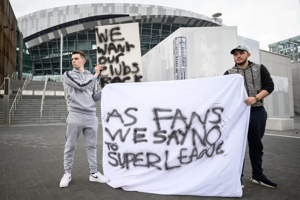 Los hinchas del fútbol en Europa rápidamente se mostraron en contra de la Superliga hace un par de años. | Foto: Getty Images.