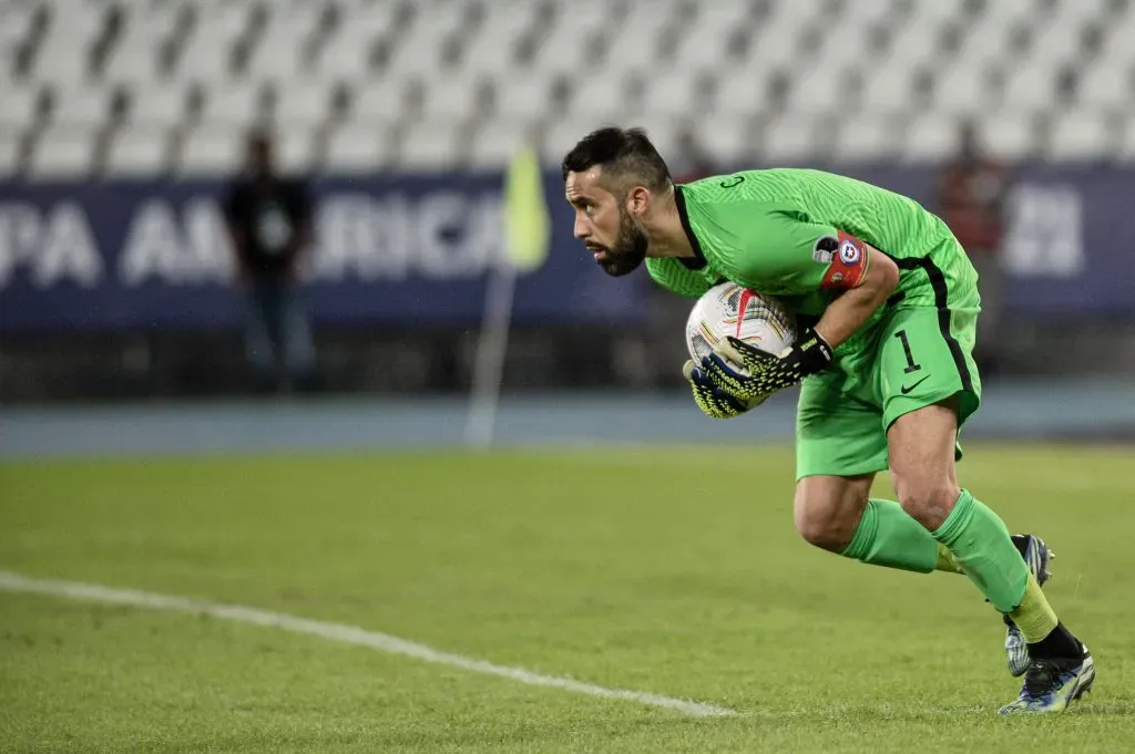 Claudio Bravo opinó sobre los mejore jugadores de la historia de Chile