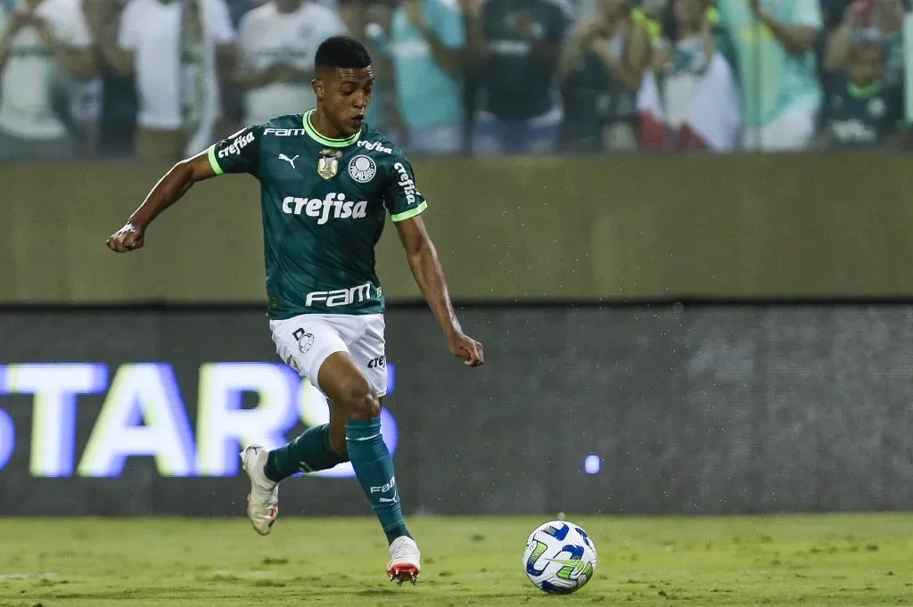 Vanderlan em ação pelo Palmeiras. (Photo by Ricardo Moreira/Getty Images)