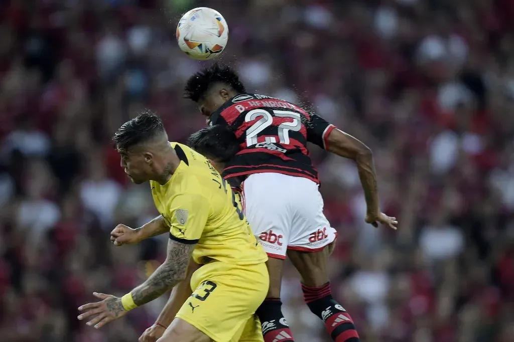 Javier Méndez contra o Flamengo Foto: Alexandre Loureiro/AGIF