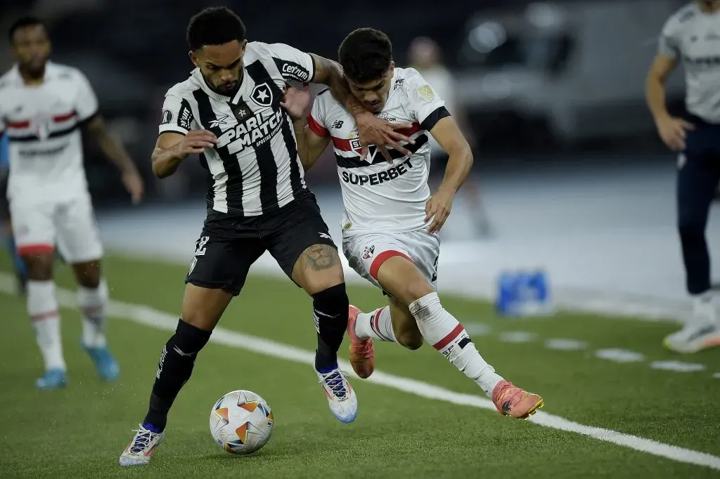 William Gomes, atacante do São Paulo, em ação contra Botafogo, pela Copa Libertadores. Foto: Alexandre Loureiro/AGIF