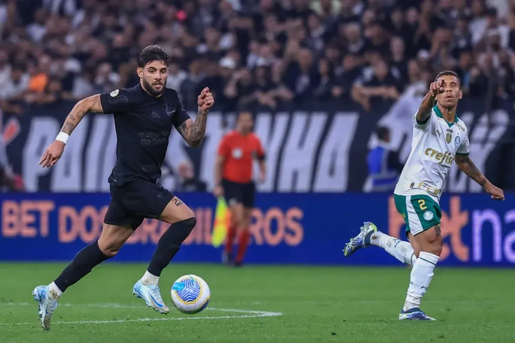 Yuri Alberto, jogador do Corinthians, durante partida contra o Palmeiras (Foto: Marcello Zambrana/AGIF)