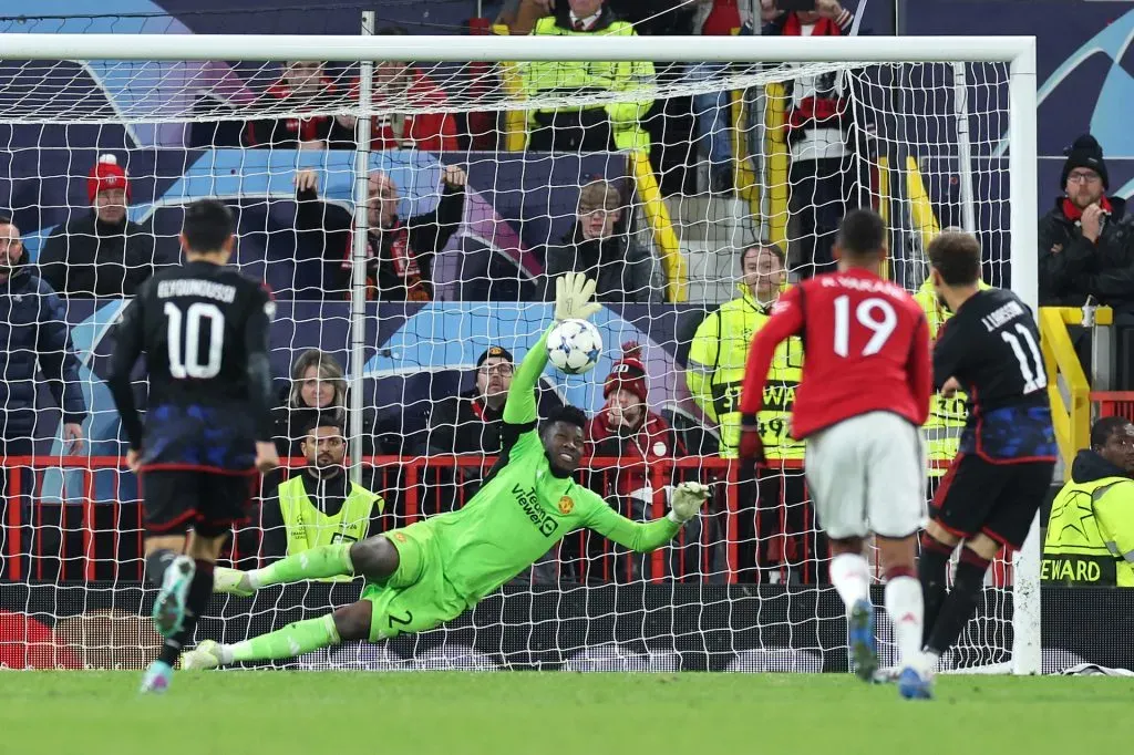 Onana fue figura con tapadón desde el punto penal. Pero contó con particular ‘ayuda’ de Garnacho. (Getty Images)