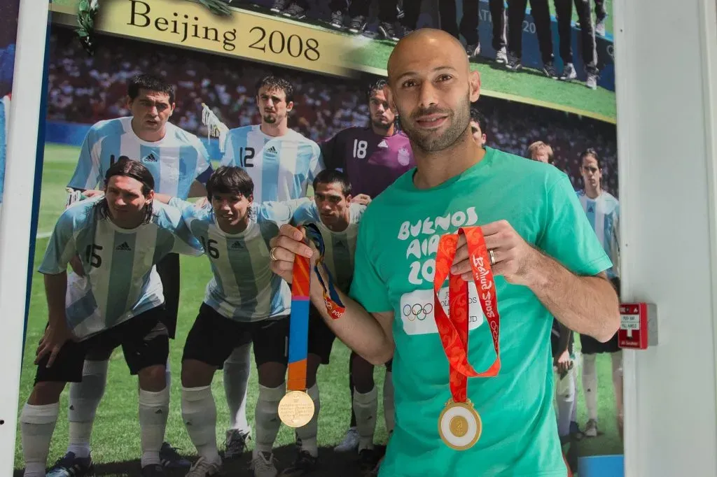 Mascherano y sus dos medallas. Foto GCBA.