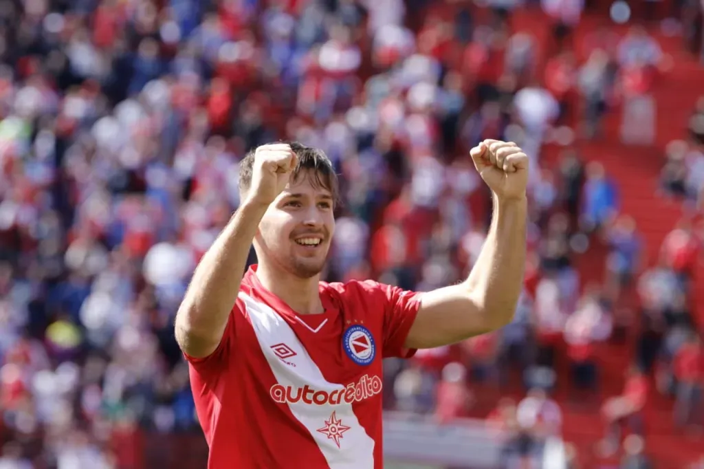 Miljevic, con la camiseta de Argentinos. (Foto: AAAJoficial)