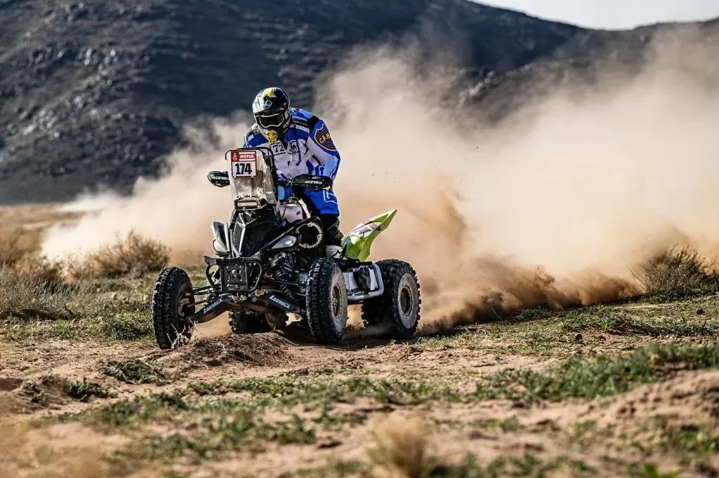Manu Andújar rumbo a la conquista de su segundo Rally Dakar en Arabia.
