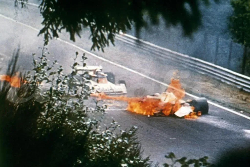 Casi pierde la vida en el accidente de Nurburgring.