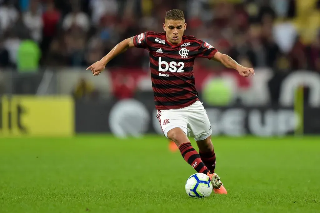 Cuellar com a camisa do Flamengo – Foto: Thiago Ribeiro/AGIF