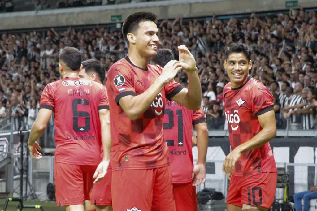 MG – BELO HORIZONTE – 06/04/2023 – LIBERTADORES 2023, ATLETICO-MG X LIBERTAD – Diego Gomez jogador do Libertad comemora seu gol durante partida contra o Atletico-MG no estadio Mineirao pelo campeonato Libertadores 2023. Foto: Fernando Moreno/AGIF