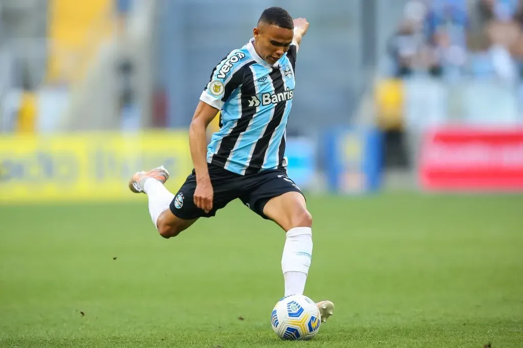 Foto: Pedro H. Tesch/AGIF – Vanderson: lateral foi revelado pelo Grêmio