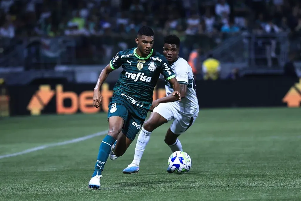 Foto: Ettore Chiereguini/AGIF | Luis Guilherme recebeu sua primeira oportunidade como titular do Palmeiras