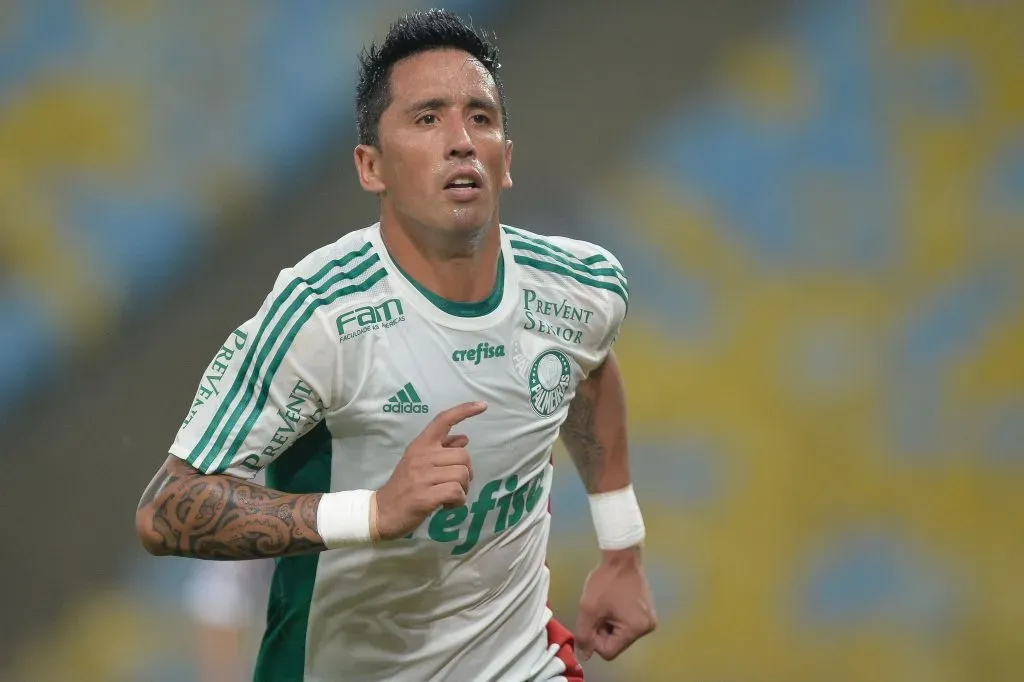 Foto: Pedro Martins/AGIF – Lucas Barrios acabou sendo decisivo para a chegada de Gómez ao Palmeiras