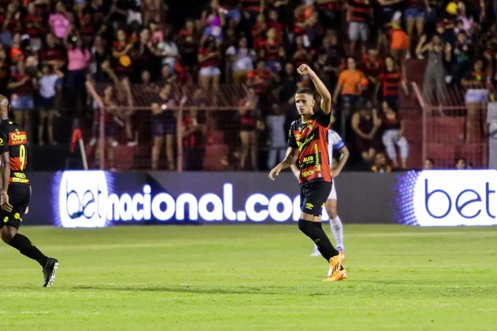  Foto: Rafael Vieira/AGIF - Luciano Juba, jogador do Sport