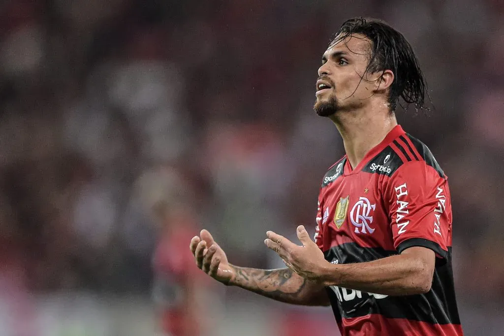 Foto: Thiago Ribeiro/AGIF – Michael, ex-Flamengo, está muito próximo de voltar ao Brasil, mas para defender o Grêmio de Renato Gaúcho