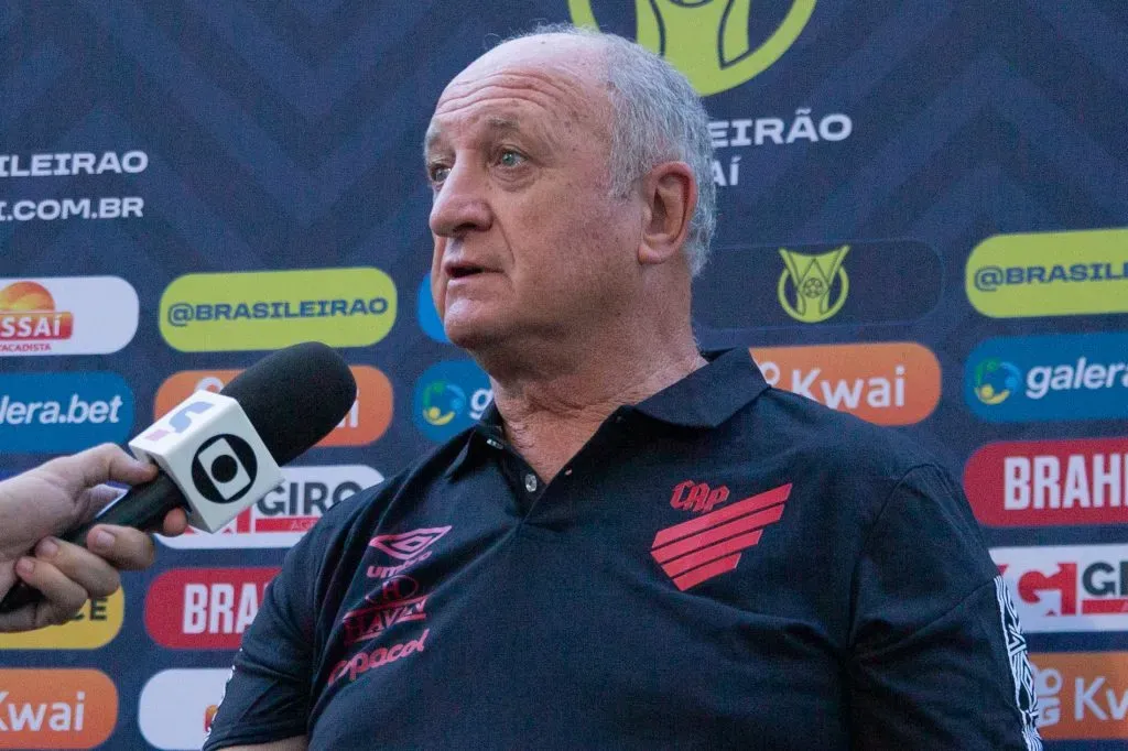 MT – Cuiaba – 29/05/2022 – BRASILEIRO A 2022, CUIABA X ATHLETICO-PR – Felipao tecnico do Athletico-PR durante partida contra o Cuiaba no estadio Arena Pantanal pelo campeonato Brasileiro A 2022. Foto: Gil Gomes/AGIF