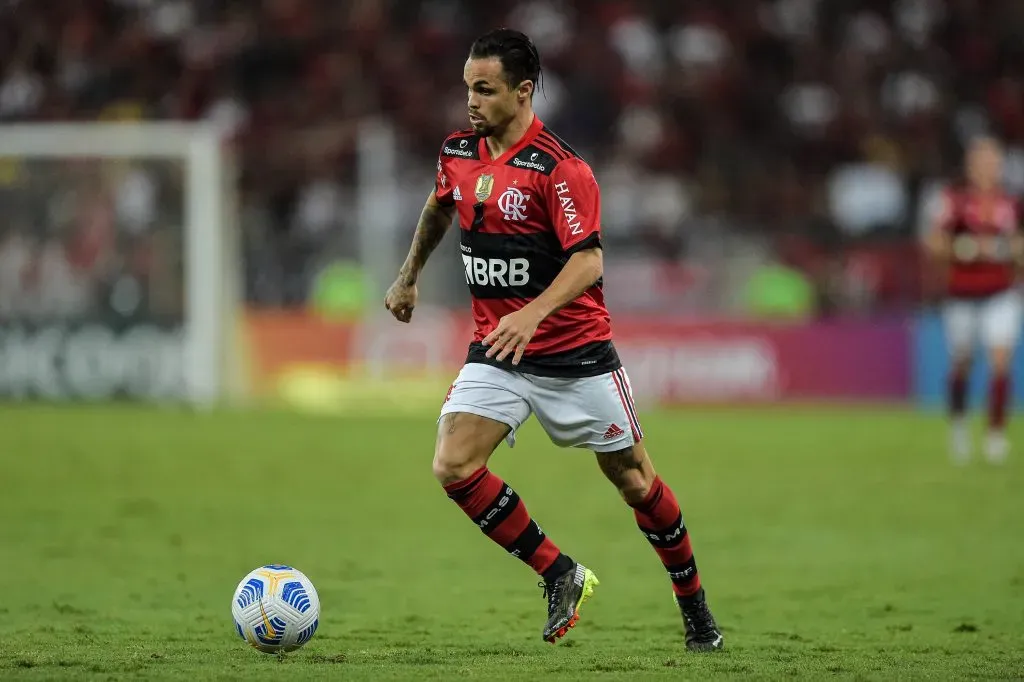Foto: Thiago Ribeiro/AGIF – Ex-Flamengo é o principal alvo do Grêmio no mercado
