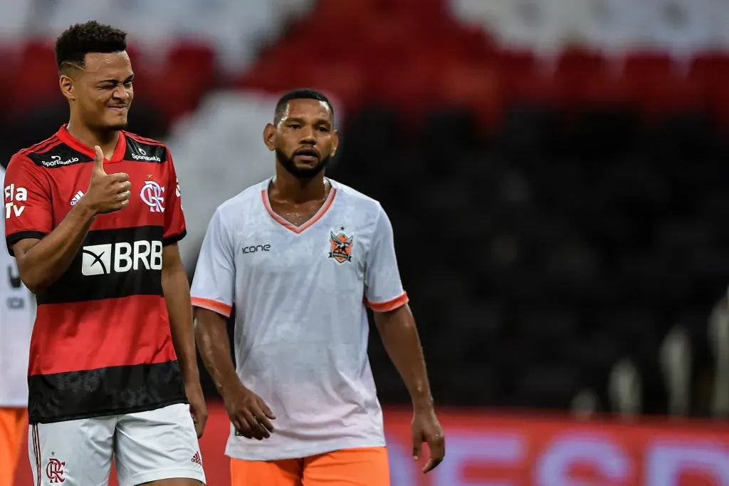 Foto: Thiago Ribeiro/AGIF – Rodrigo Muniz, ex-Flamengo, tem interesse do Grêmio e outros clubes da Série A