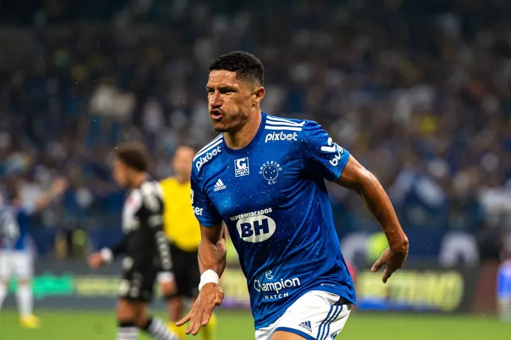 MG – Belo Horizonte – 21/09/2022 – BRASILEIRO B 2022 CRUZEIRO X VASCO – Luvannor jogador do Cruzeiro comemora seu gol durante partida contra o Vasco no estadio Mineirao pelo campeonato Brasileiro B 2022. Foto: Alessandra Torres/AGIF