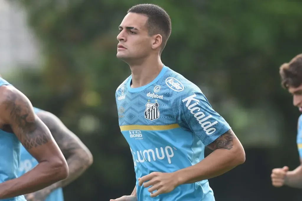 Foto: Ivan Storti/Santos FC – Kaiky foi vendido pelo Santos ao Almería-ESP em julho de 2022
